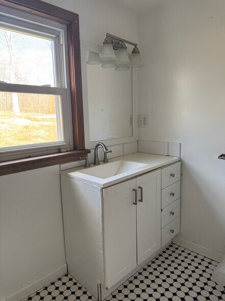 Building Photo - 460 Prospect Dr