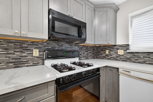 Building Photo - 22151 Birch Valley Dr