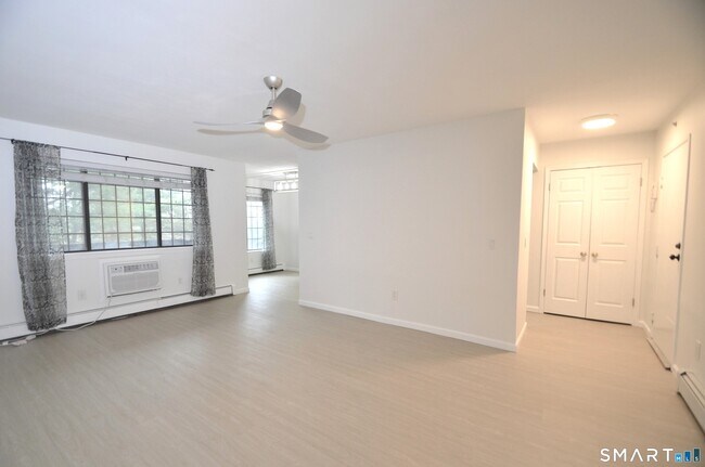 Building Photo - 125 Warner Hill Rd