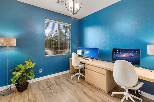 Building Photo - 3854 E Flower St