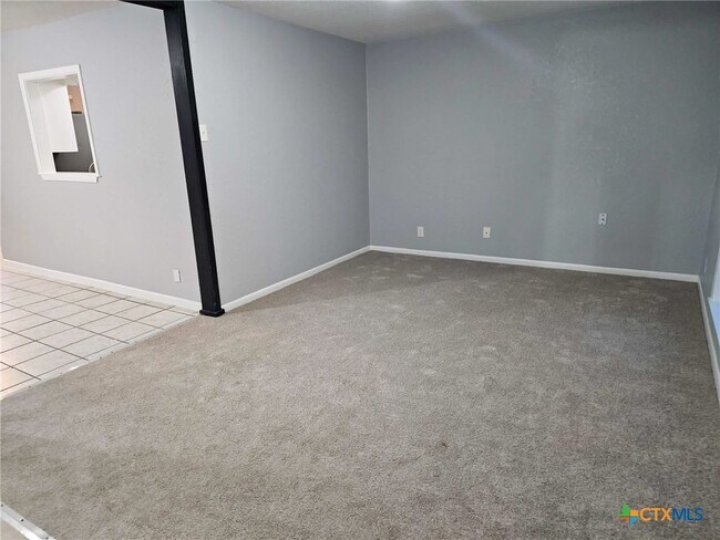 Building Photo - 2506 Bluejay Dr