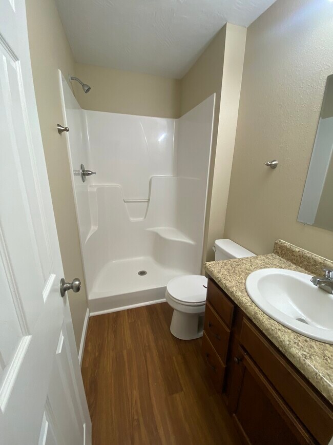 Building Photo - 1628 N Barnes Ave