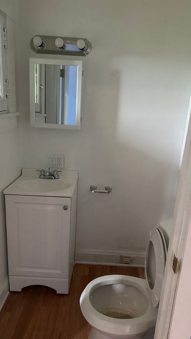 Building Photo - House ready rent!