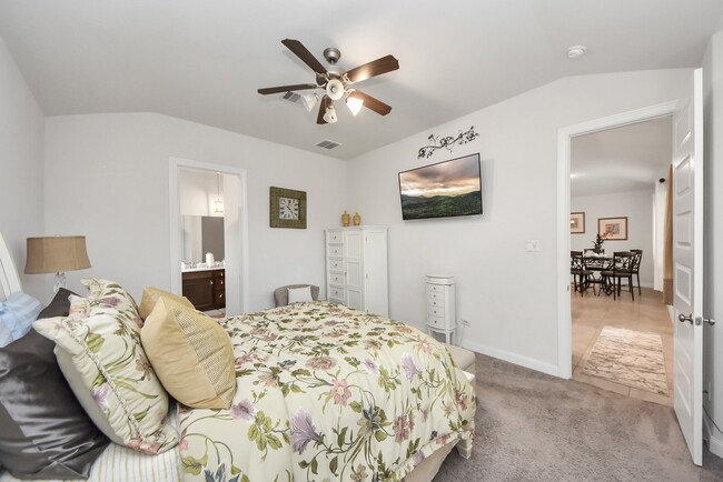 Building Photo - 8806 Chapada Highlands Dr