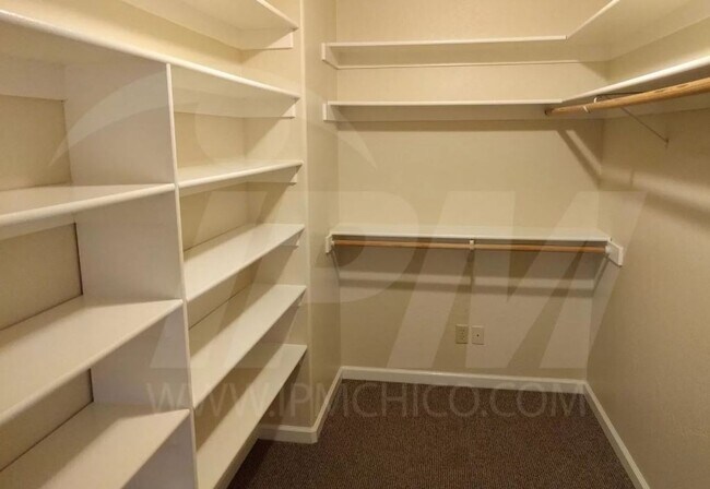 Building Photo - 143 W 3rd Ave