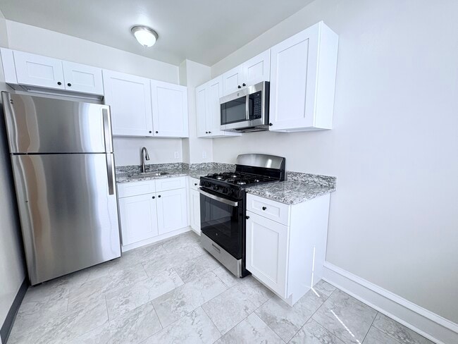 Building Photo - Victoria Arms Apartments