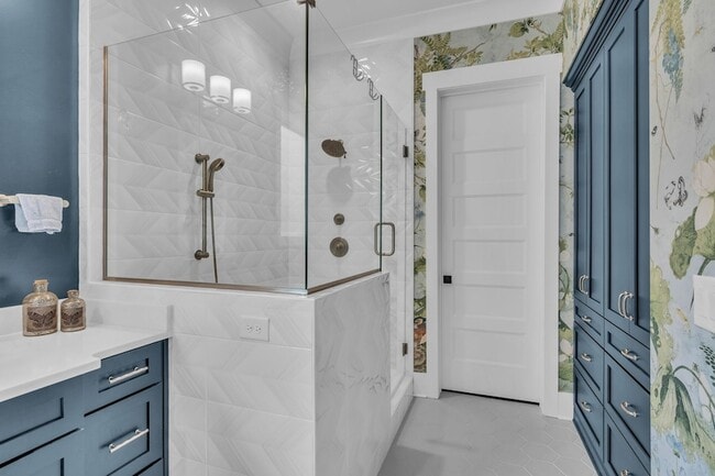 Building Photo - 5045 Kathryn Ave