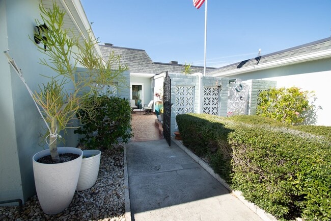 Building Photo - 128 Boca Ciega Point Blvd N