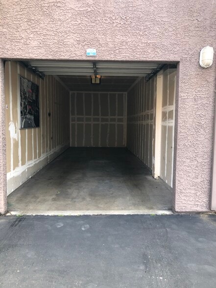 Tandem double deep garage with automatic opener, light and electrical outlet #2 - 10001 Woodcreek Oaks Blvd