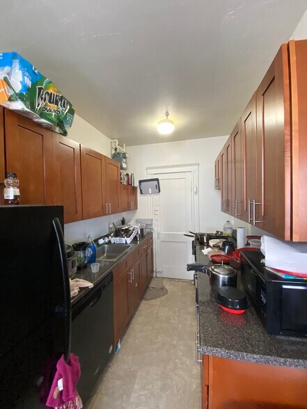 Primary Photo - 1116 Boylston St