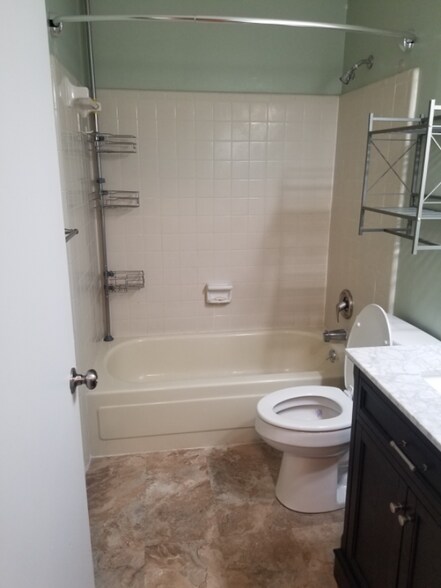 Building Photo - 6213 Dewdrop Way