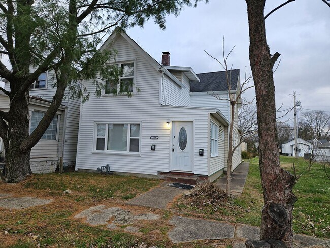 Building Photo - 109 E Eichel Ave