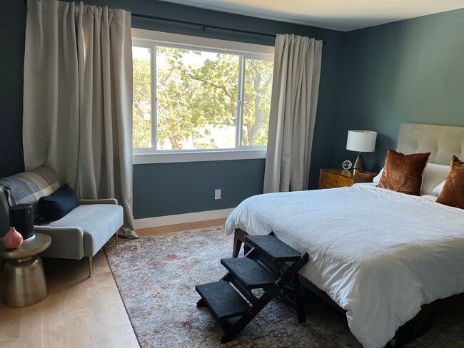 Building Photo - 4340 Snowberry Way