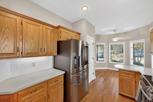 Building Photo - 205 Club Villa Dr W