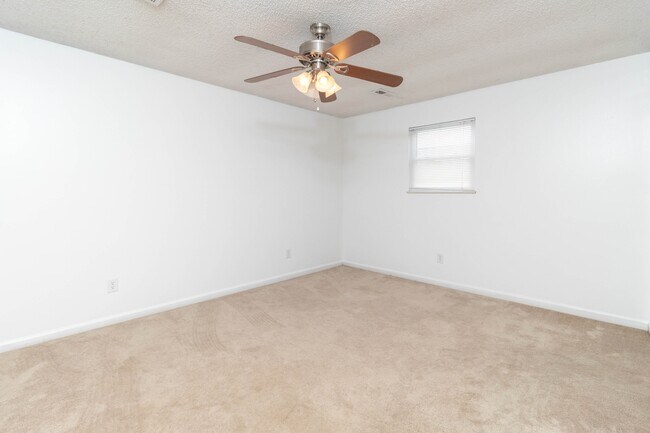 Building Photo - 2821 Vicksburg Ln