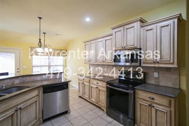 Building Photo - Gorgeous home in Bentonville!
