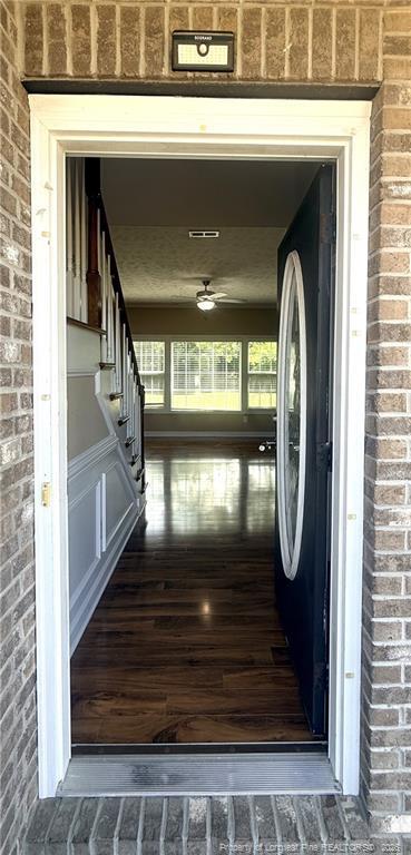 Building Photo - 422 Jamestown Ave