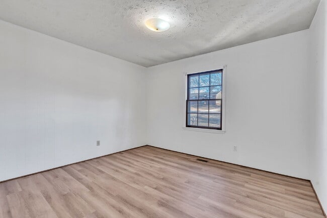 Building Photo - Well maintained 3BR, 1BA single family home with yard, carport and storage shed on quiet road in ...