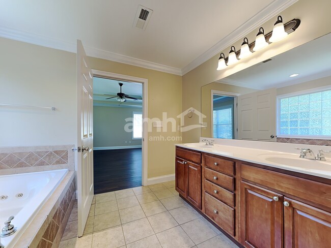 Building Photo - 10225 Boston Ln