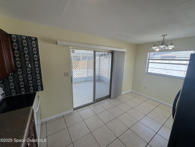 Building Photo - 2415 Sadler Ln