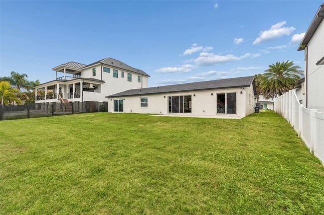 Building Photo - 3921 Versailles Dr