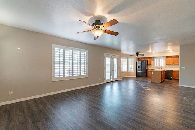 Building Photo - Stunning Tempe Home with Private Pool
