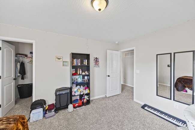 Building Photo - 121 Sienna Glenn Dr