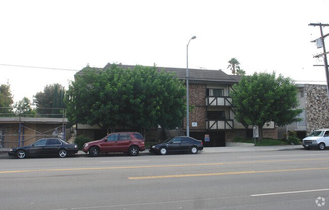 Building Photo - Burbank Garden Apartments