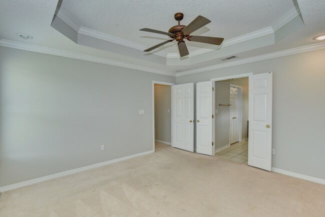 Building Photo - 15065 Warren Dr
