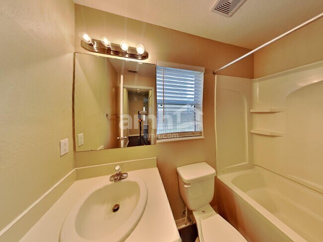 Building Photo - 9742 Simeon Dr