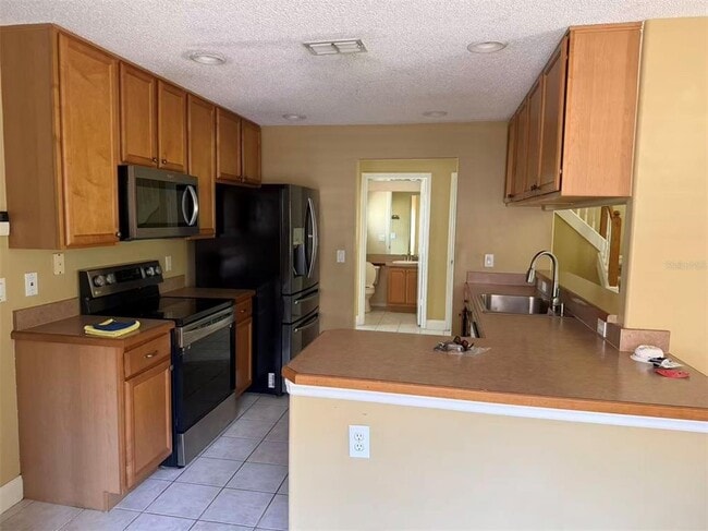 Building Photo - 1746 Mandavilla Dr
