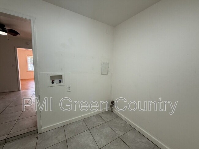 Building Photo - 6407 E King St