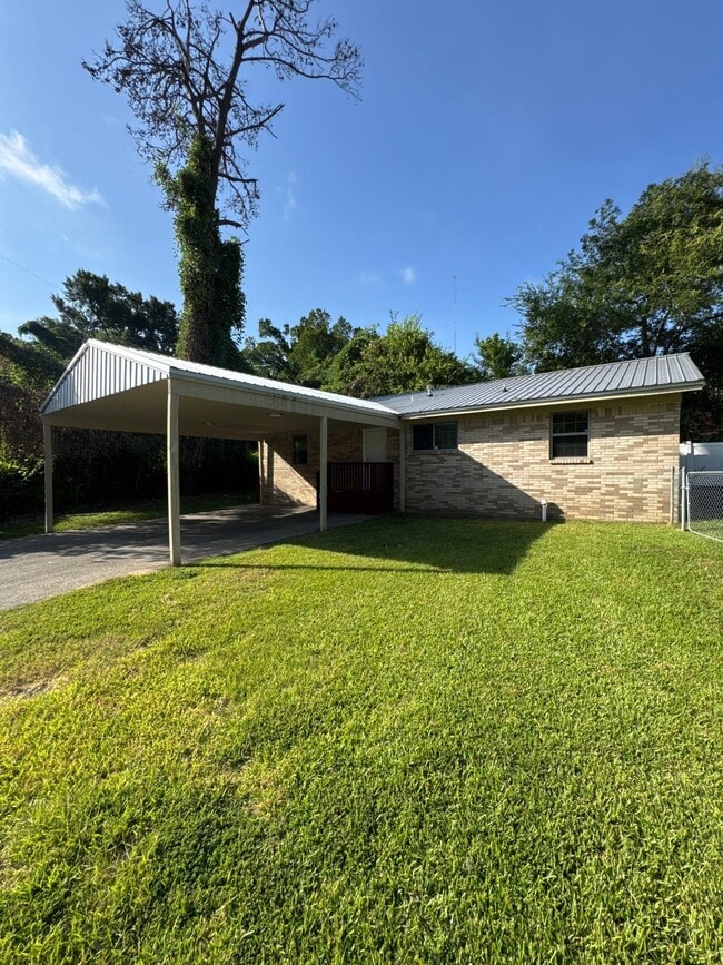 Building Photo - 10588 State Hwy 64