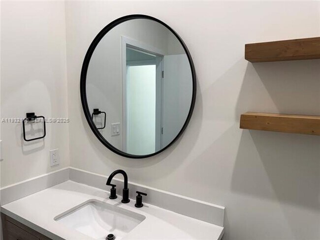 Building Photo - 1786 SW 9th St