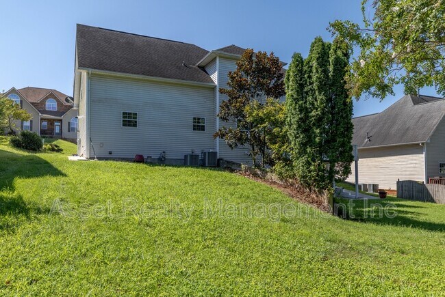 Building Photo - 1217 Dreamview Ln