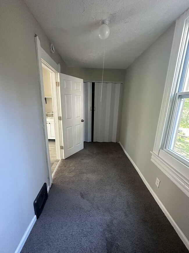 Building Photo - 2bd Duplex Cash Pay