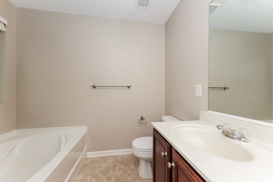 Building Photo - 538 Elderberry Way