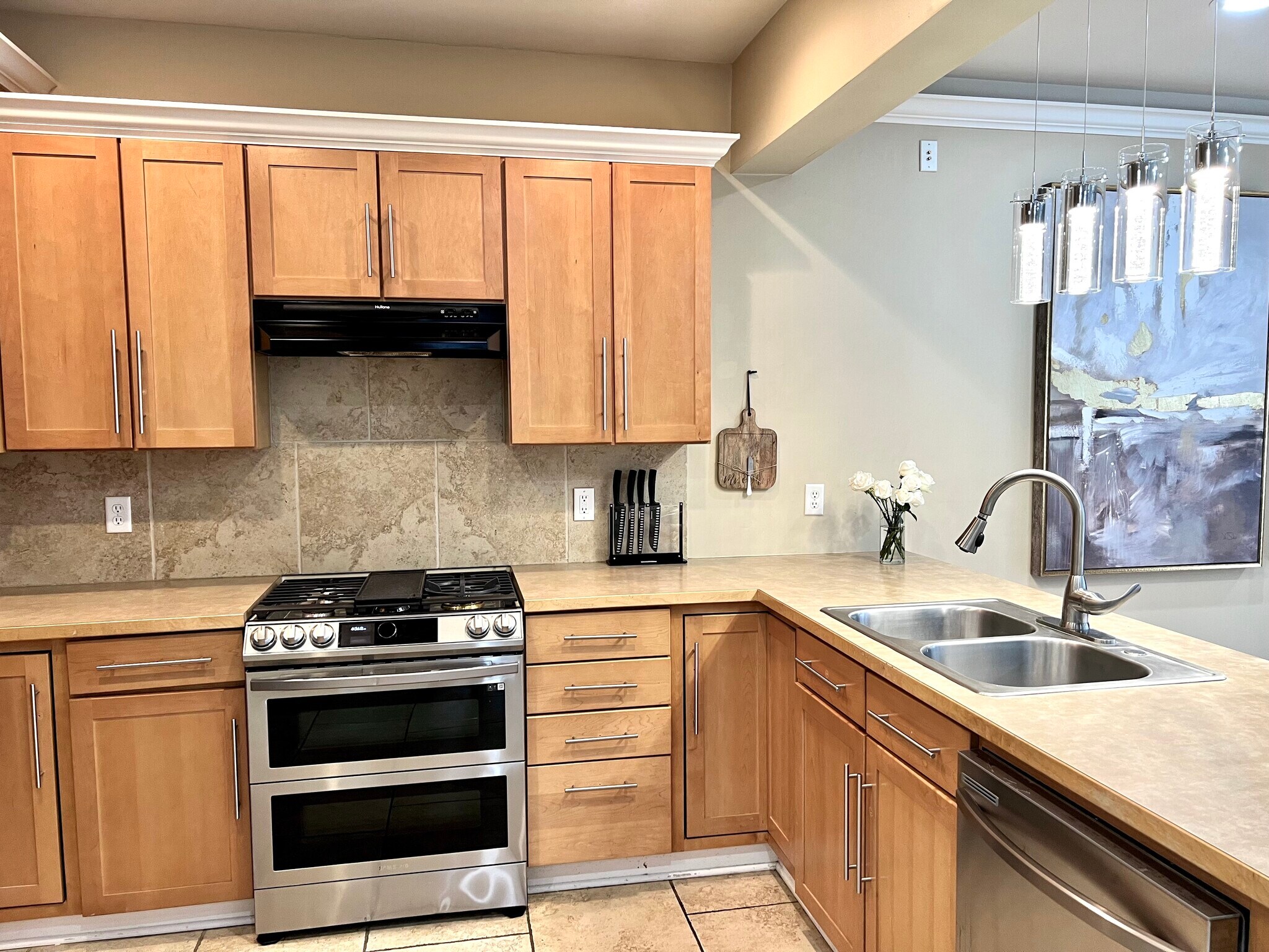 Building Photo - 4698 Brompton Dr