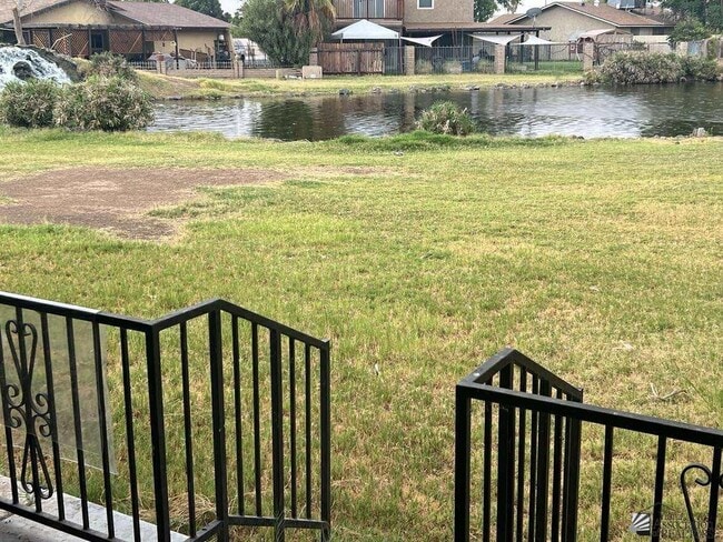 Building Photo - 3215 London Dr