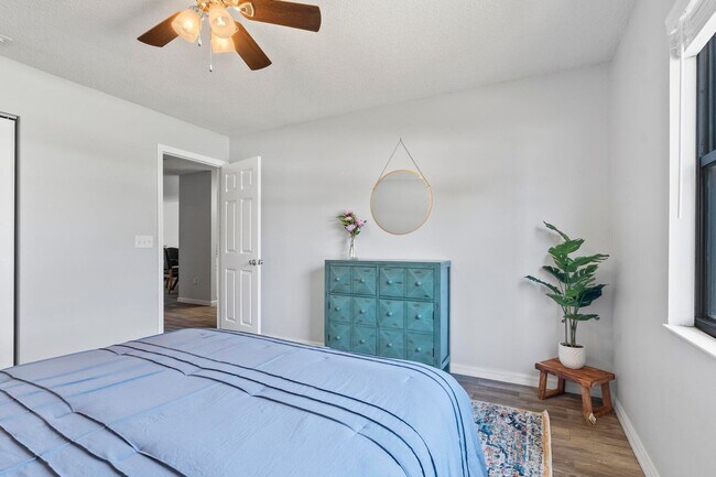 Building Photo - Ready to move in!