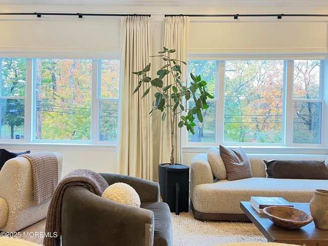 Building Photo - 164 Glenwood Ave