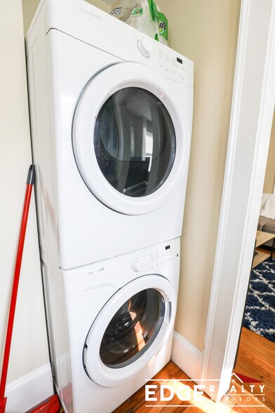 Building Photo - 24 Matchett St