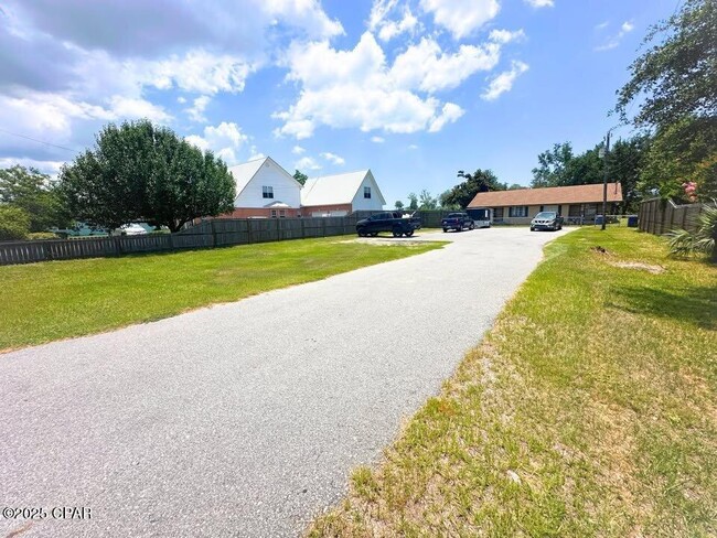 Building Photo - 1925 W 27th St