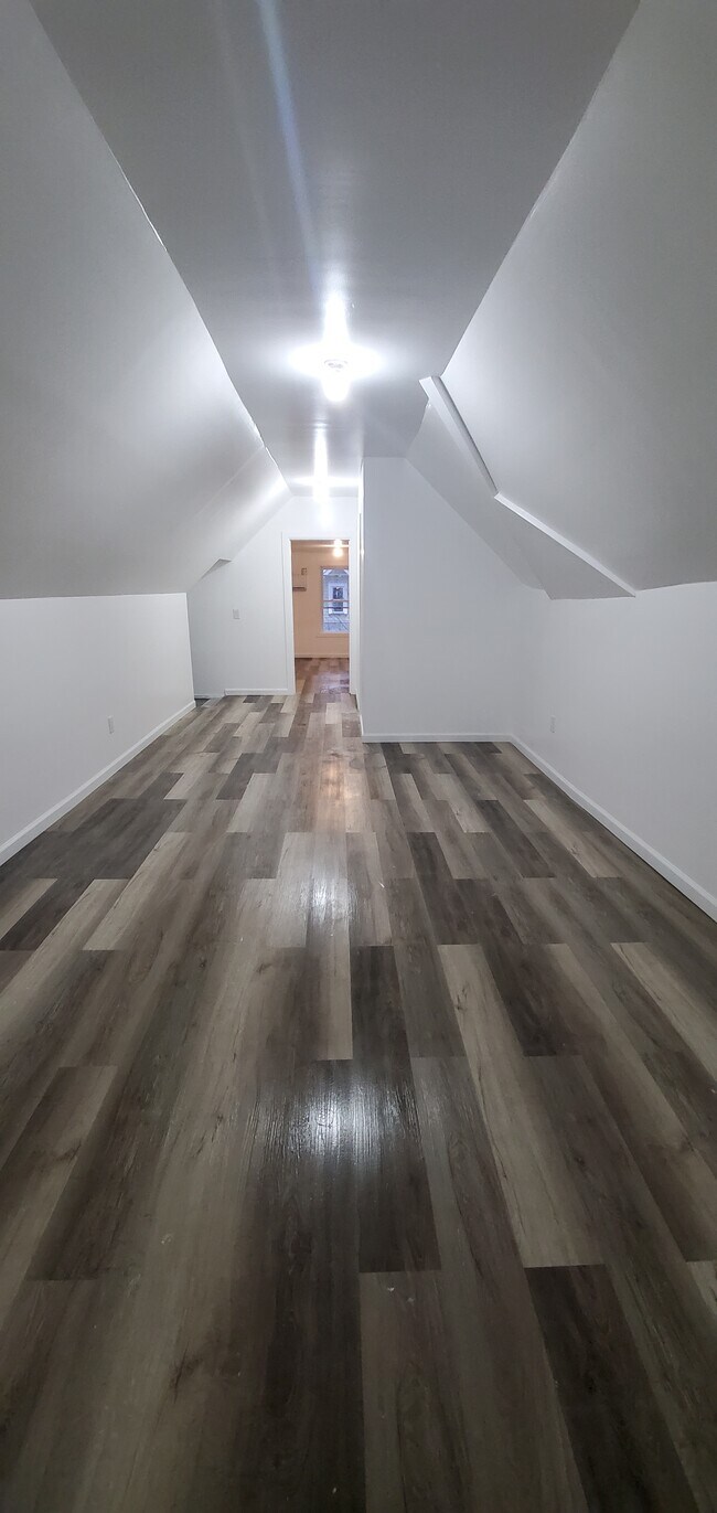 Building Photo - 47 Winter Ave