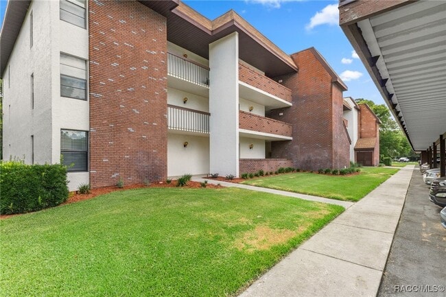 Building Photo - 5 Cypress Run