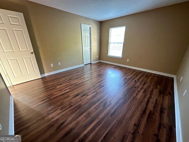 Building Photo - 22 Robins Ct