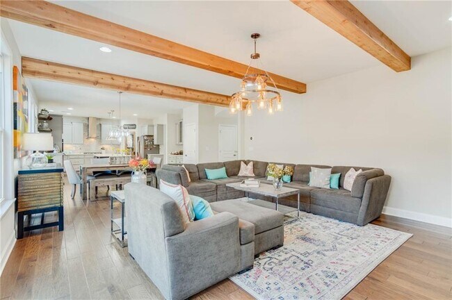 Building Photo - 1855 Kingsbury Dr