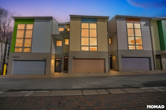 Building Photo - 1273 MacKintosh pknw