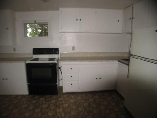Building Photo - SINGLE-LEVEL 2 BEDROOM, 1 BATHROOM, SINGLE...