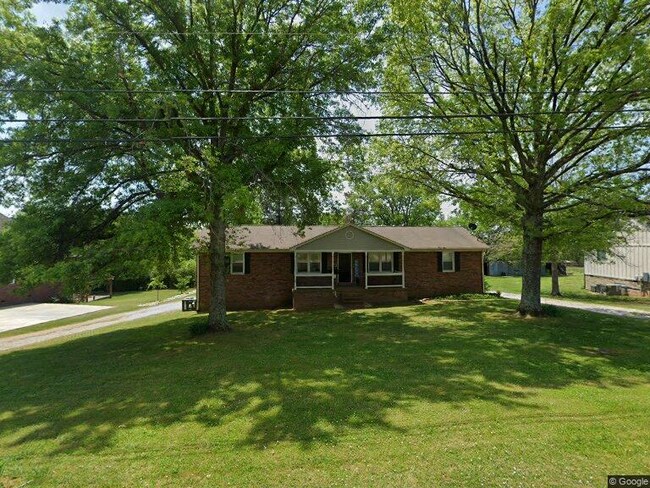 Building Photo - 1703 Mayflower Dr